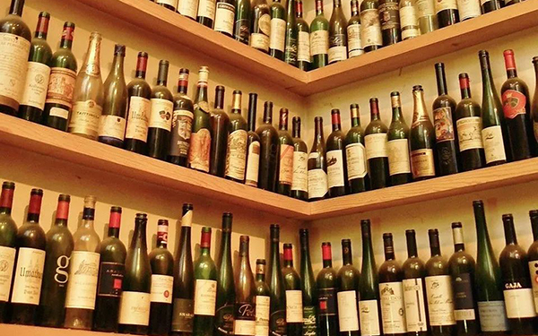 2023年葡萄酒市场年中总结，酒业人卷到内伤