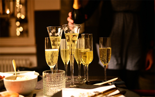 苏富比香槟拍卖会总销售额达到135万欧元